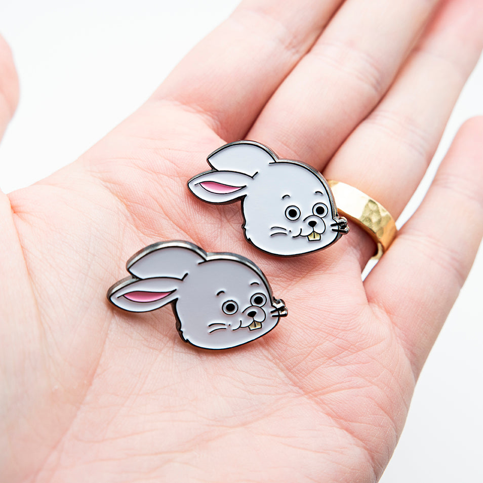 Bunny enamel pin – LeonRomer